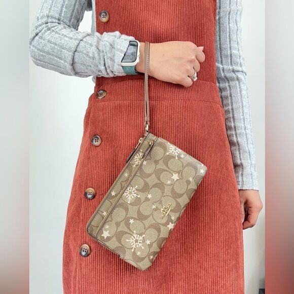 NWT Coach Double Zip Wallet In Signature Canvas With Star And Snowflake Print - Picture 9 of 11